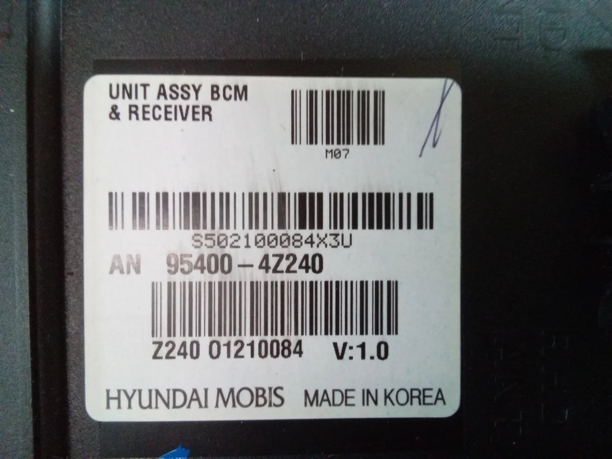 Pre-Owned Hyundai Santa Fe BCM Body Control and Receiver V202274