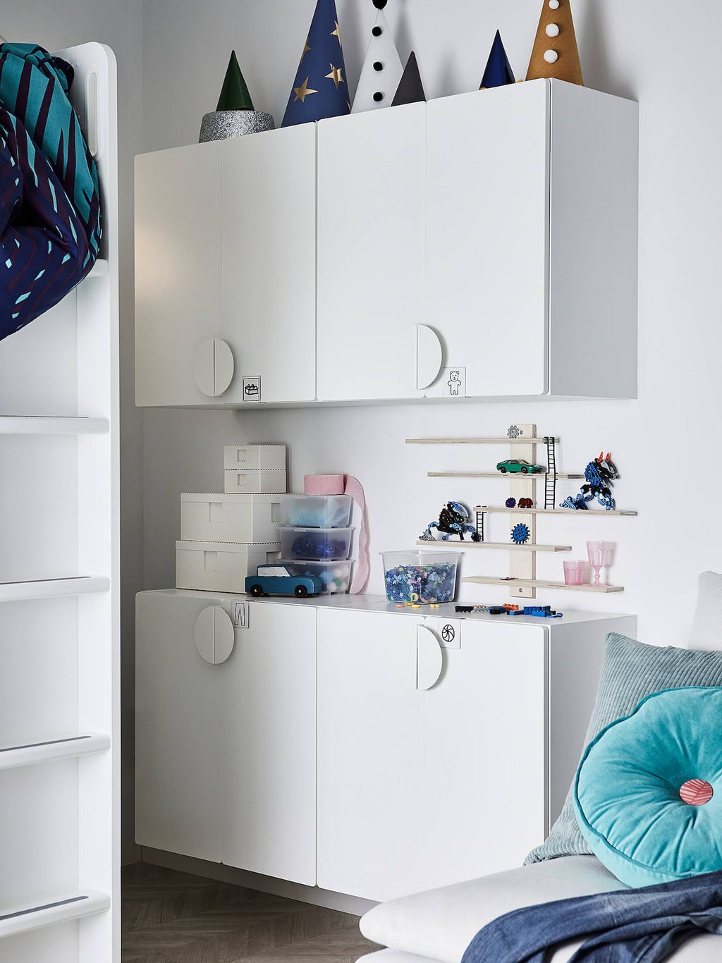 White Wall Cabinet with 1 Shelf R857599