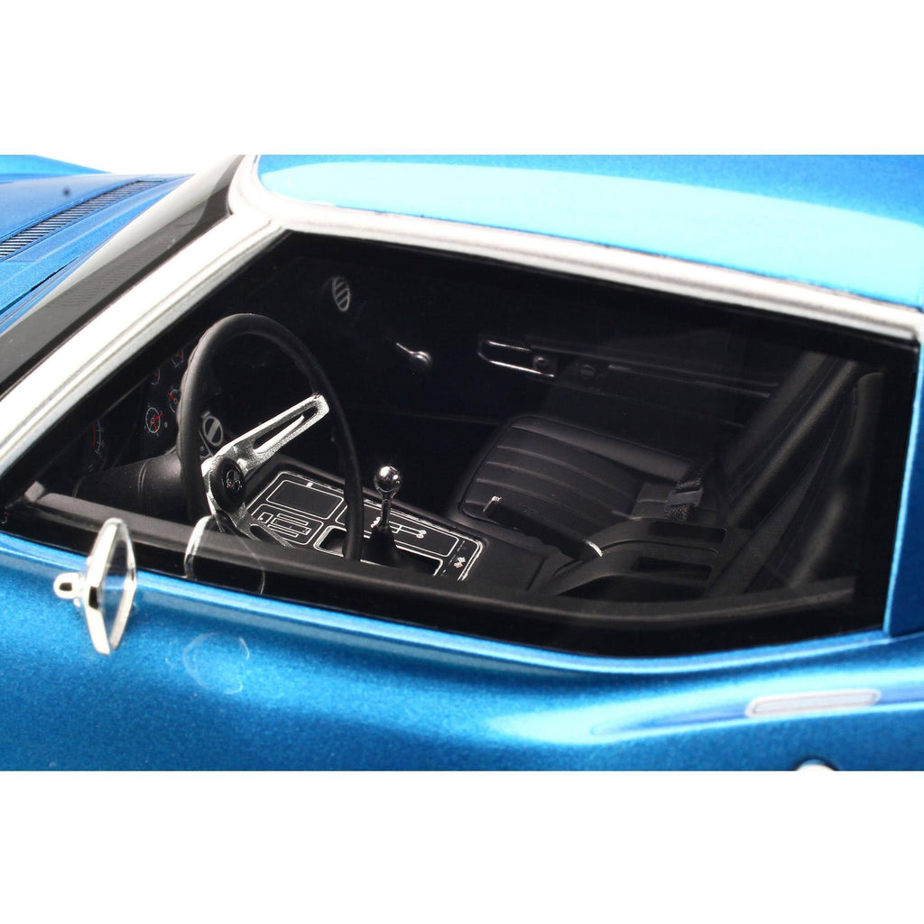 Le Mans Blue Metallic 1/12 Model Car W924