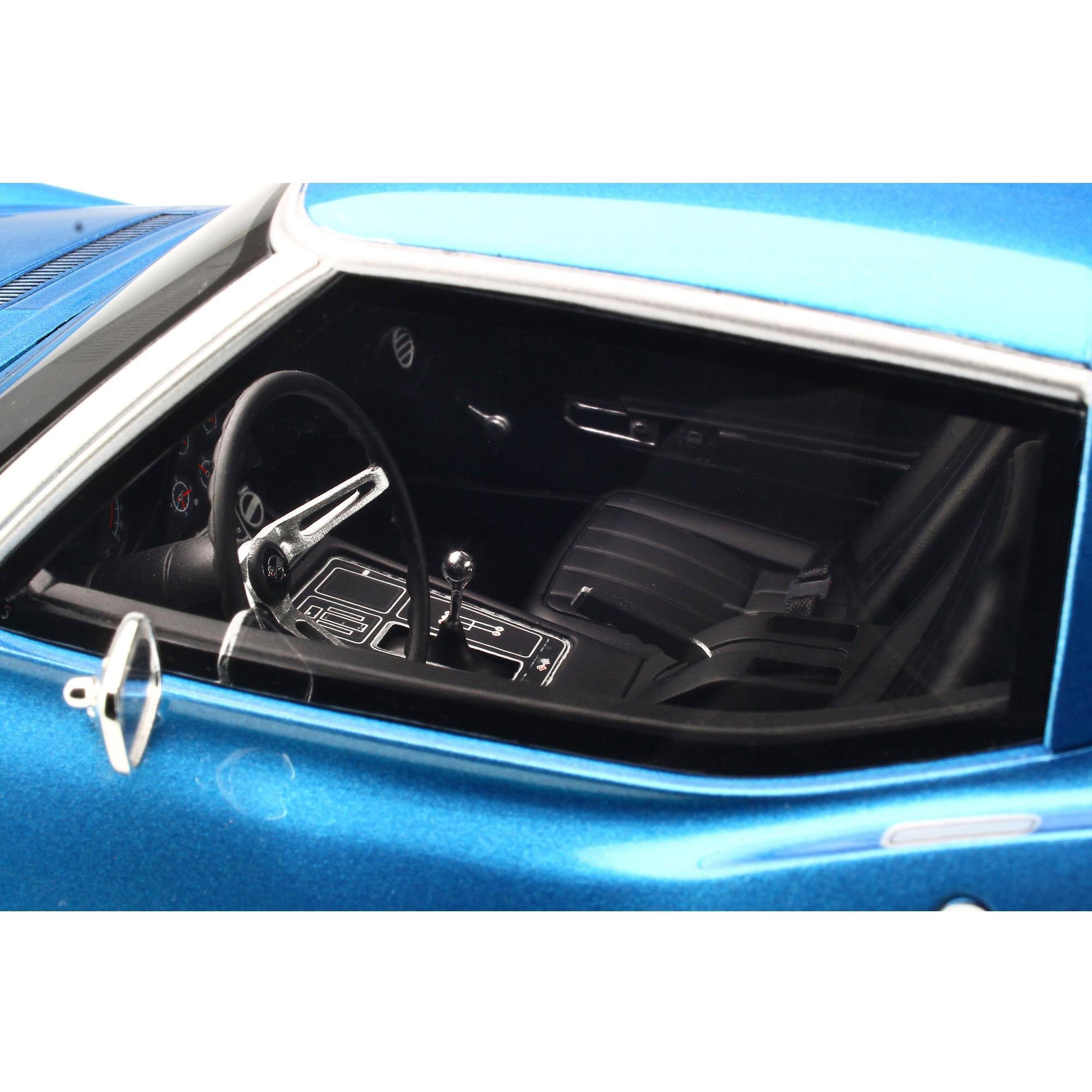 Le Mans Blue Metallic 1/12 Model Car W924