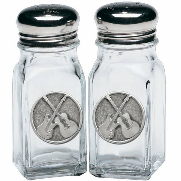 Salt & Pepper Shakers P73054