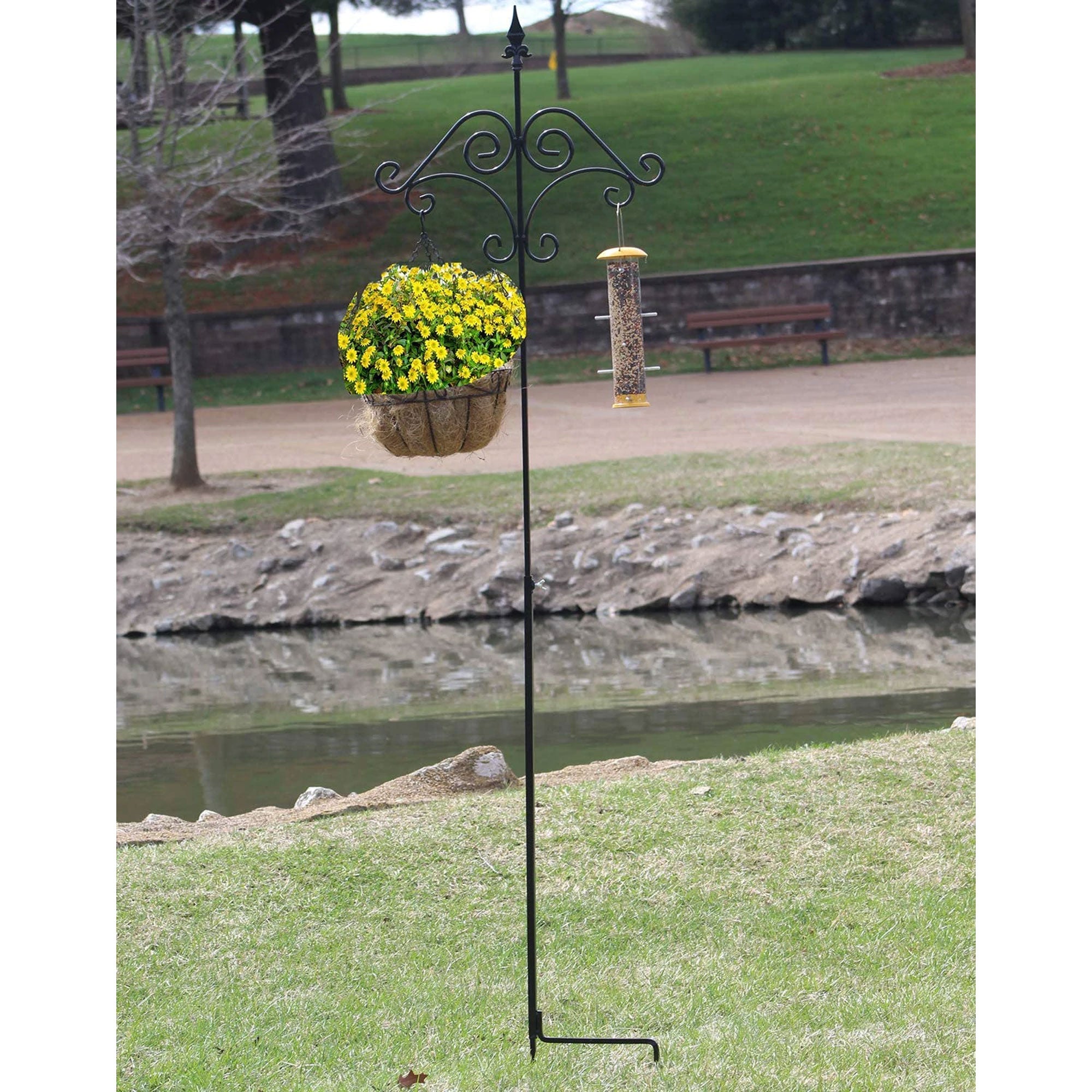 91 Inch Steel Ground Stake Plant Hanger Q618