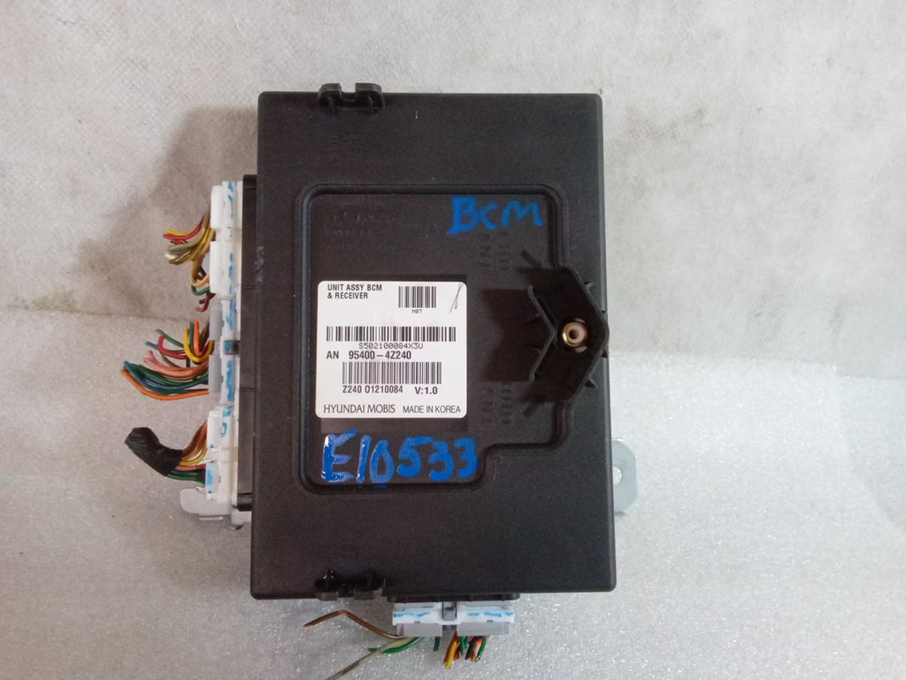 Pre-Owned Hyundai Santa Fe BCM Body Control and Receiver V202274