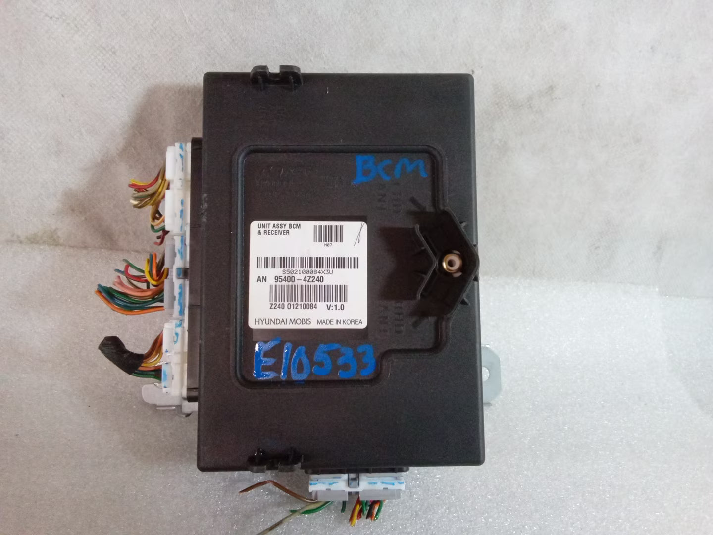 Pre-Owned Hyundai Santa Fe BCM Body Control and Receiver V202274