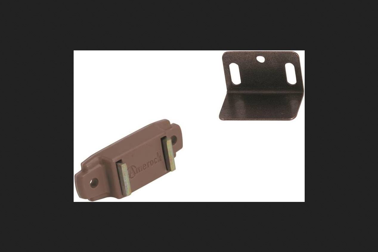 Magnet Catch with Offset Strike, Plastic Case 25 Pack T7798