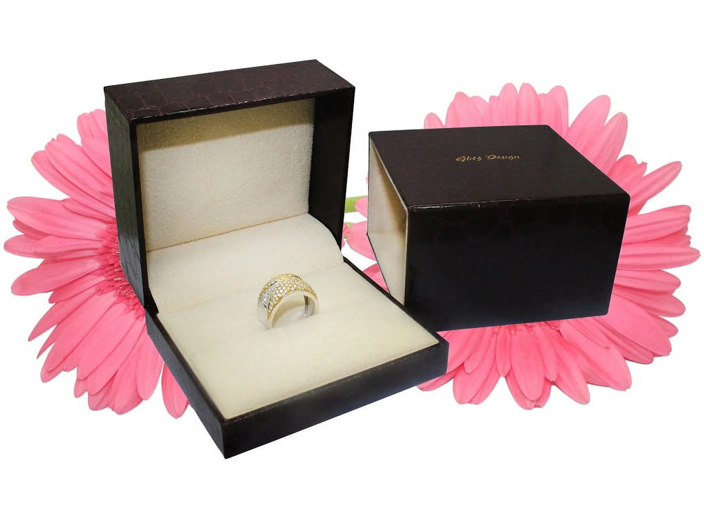 Cushion Solitaire 4-Prong 0.75 Carat 18K White Gold Engagement Ring Q6086