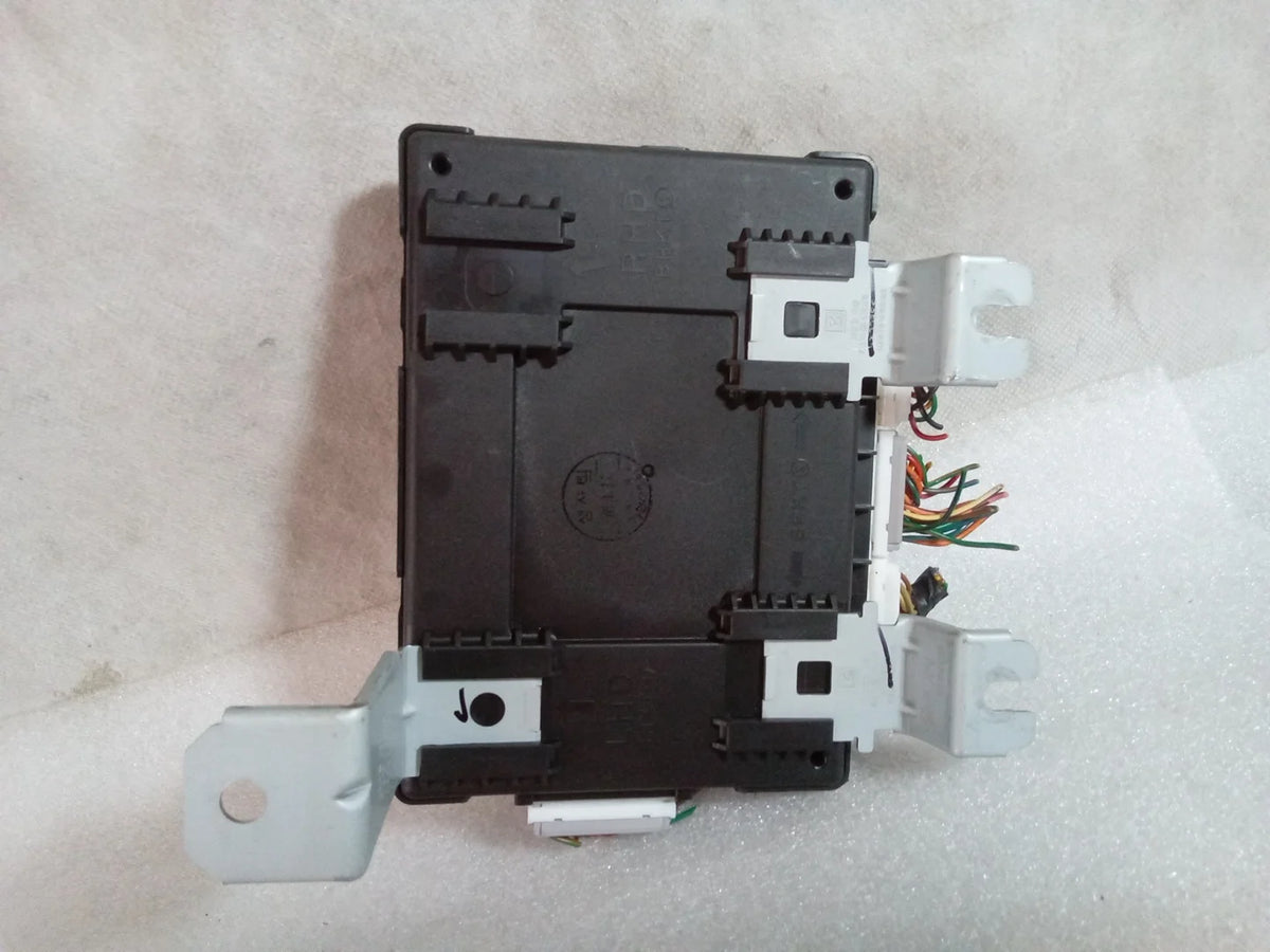 Pre-Owned Hyundai Santa Fe BCM Body Control and Receiver V202274